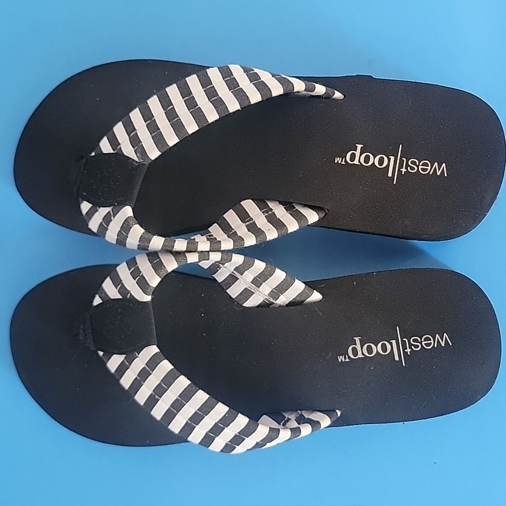 West Loop Black and White Women's Flip Flops 6 - Picture 3 of 13